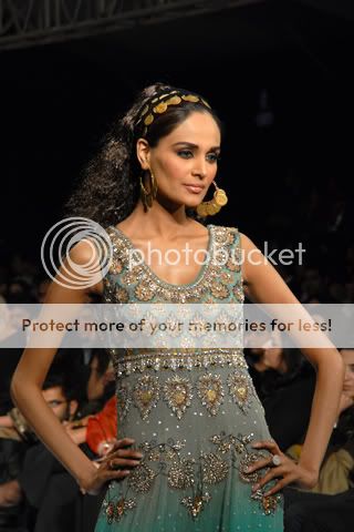 karma_pfdc_sunsilk_fashion_week_50.jpg