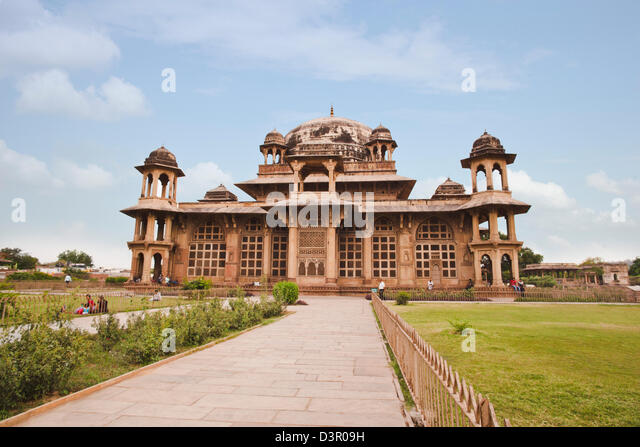 facade-of-tansen-tomb-gwalior-madhya-pradesh-india-d3r09h.jpg