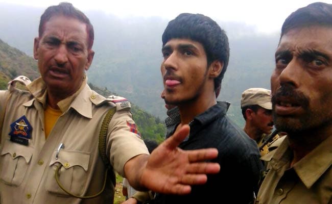 udhampur-terrorist-caught_650x400_81438767880.jpg