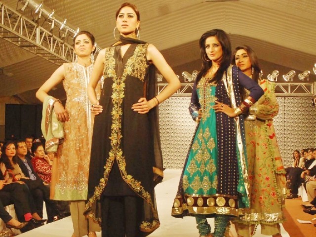 5-Lahore-Fashion-INP-640x480.jpg