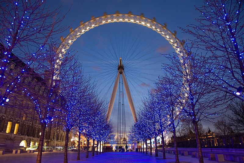 800px-London_Eye_Twilight_April_2006.jpg