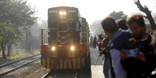 china train pakistan