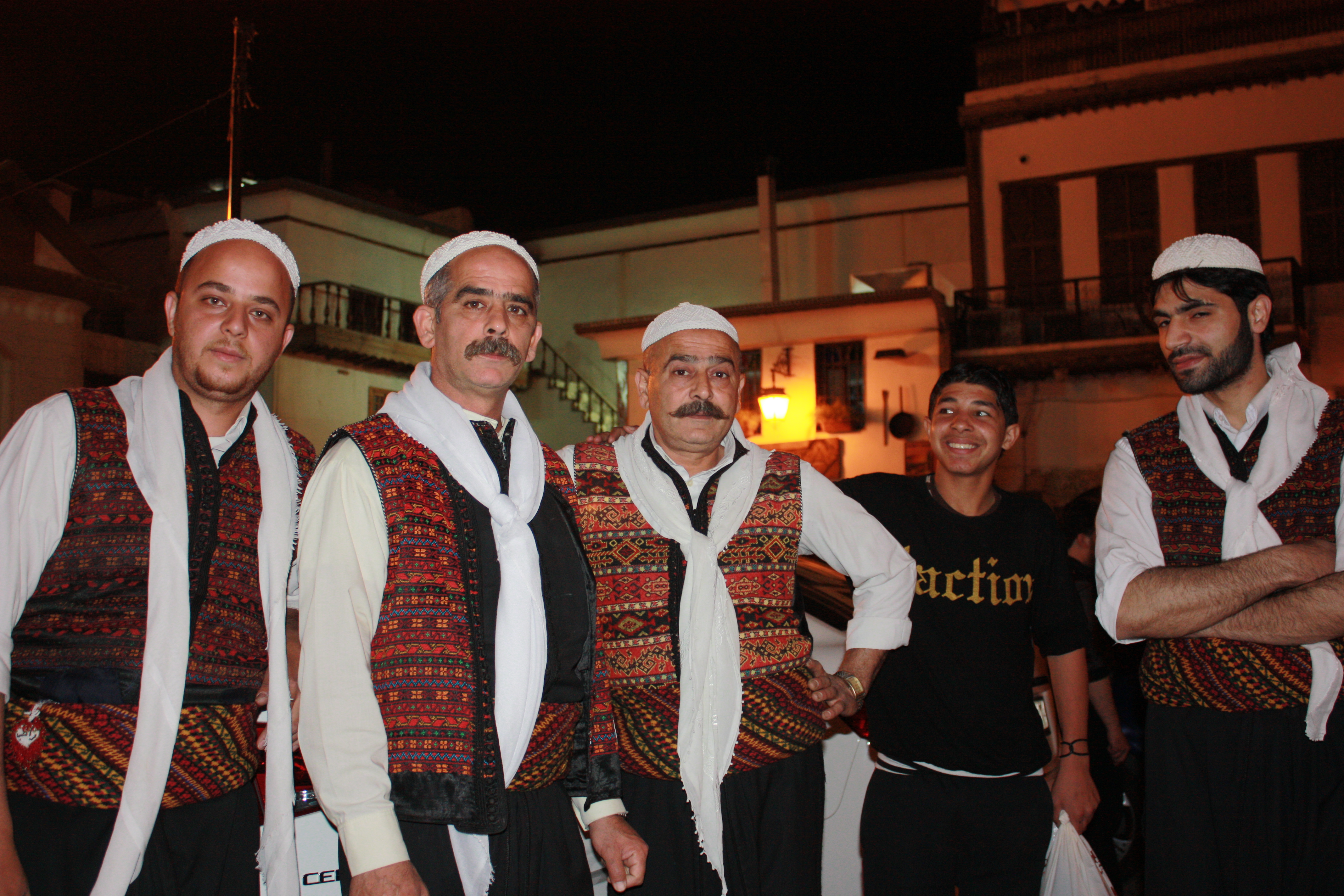 Damascus,_traditional_clothing_%286364877017%29.jpg