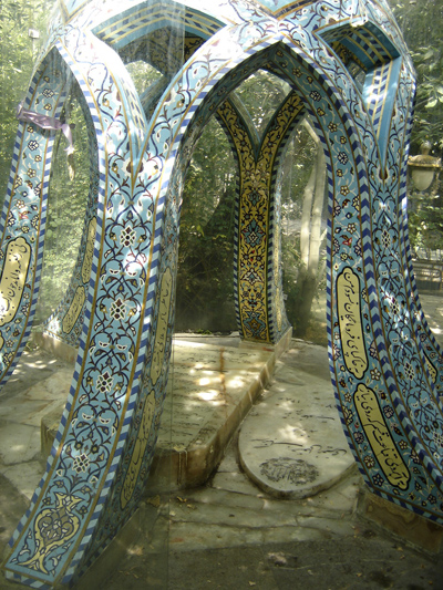 Rahi_moayeri_tomb.jpg