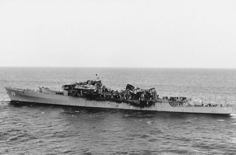 USS_Belknap_collision_damage.jpg