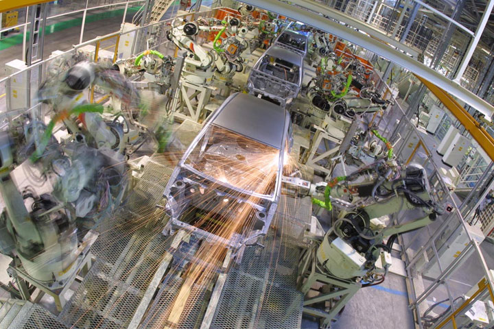 Robots-In-Toyota-Factory-11.jpg