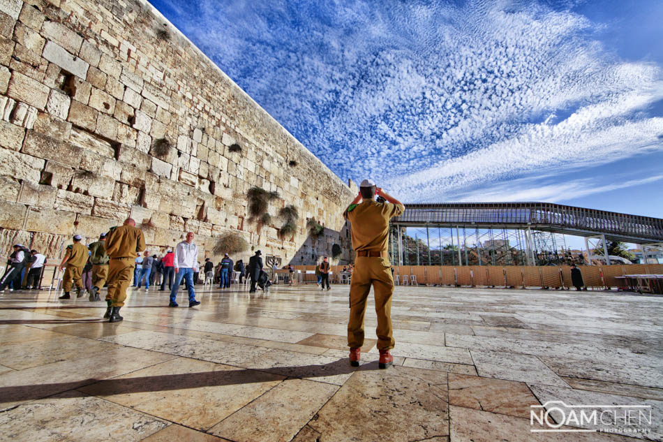 israeli-soldier-western-wall.jpg