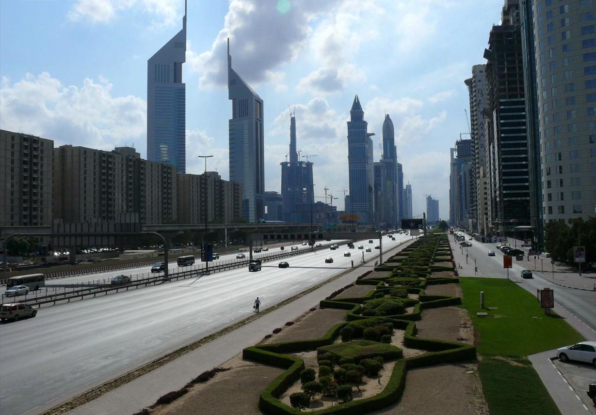 Sheikh_Zayed_Road_on_28_December_2007.jpg