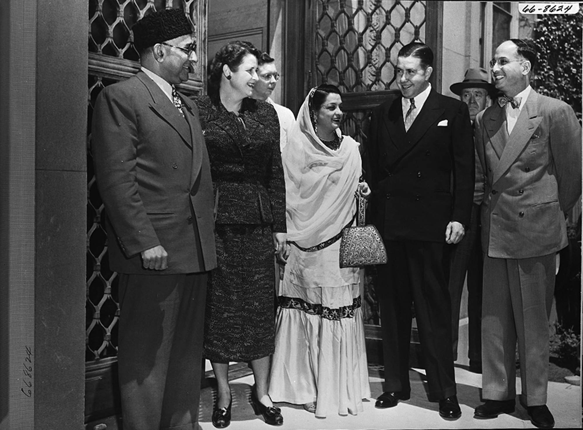 Begum_Liaquat_Ali_Meets_President_of_MIT.jpg