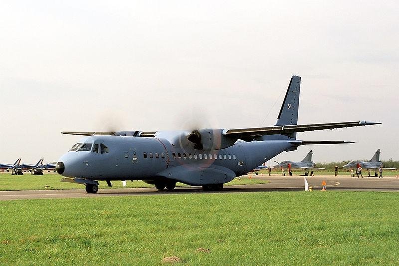 Philippines-receiving-airlifter.jpg