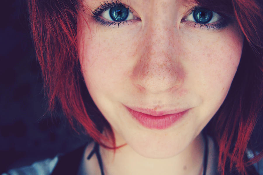 red_hair_and_freckles_by_neiy-d4m1sg8.jpg