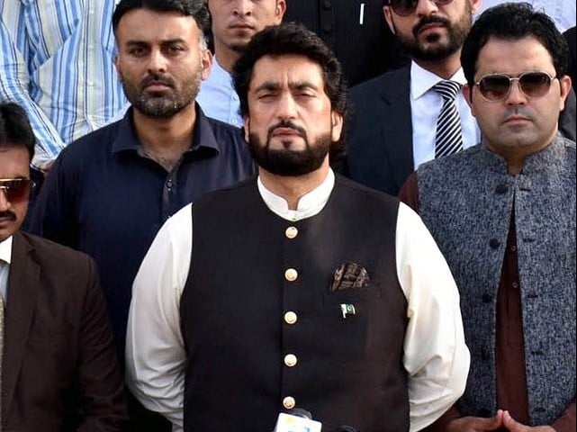 1987793-shehryarafridi-1559935607-123-640x480.jpg