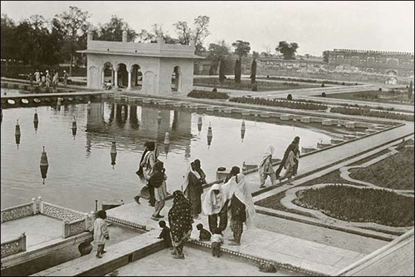 Shalamar+Garden+in+1926.jpg