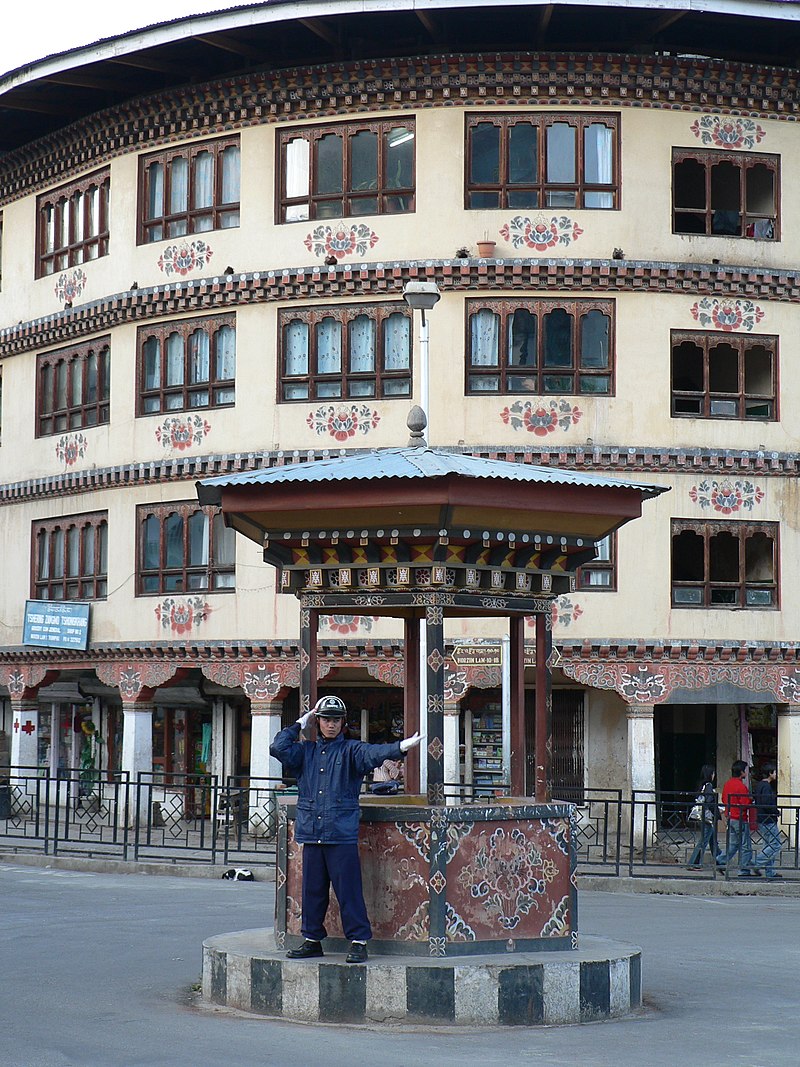 800px-Traffic_policeman%2C_Thimphu.jpg