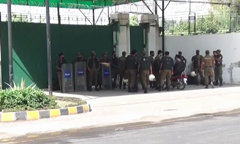 This image shows police personnel deployed outside the Punjab Assembly on Sunday. — DawnNewsTV