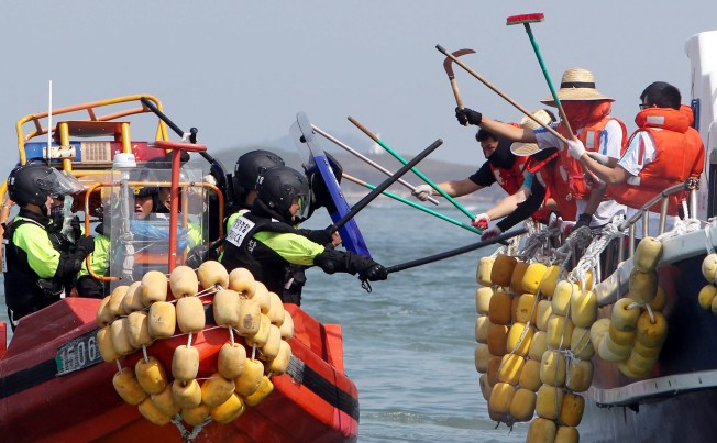 south_korea_fishery_coast_guard_drill_yna101_31289233.jpg