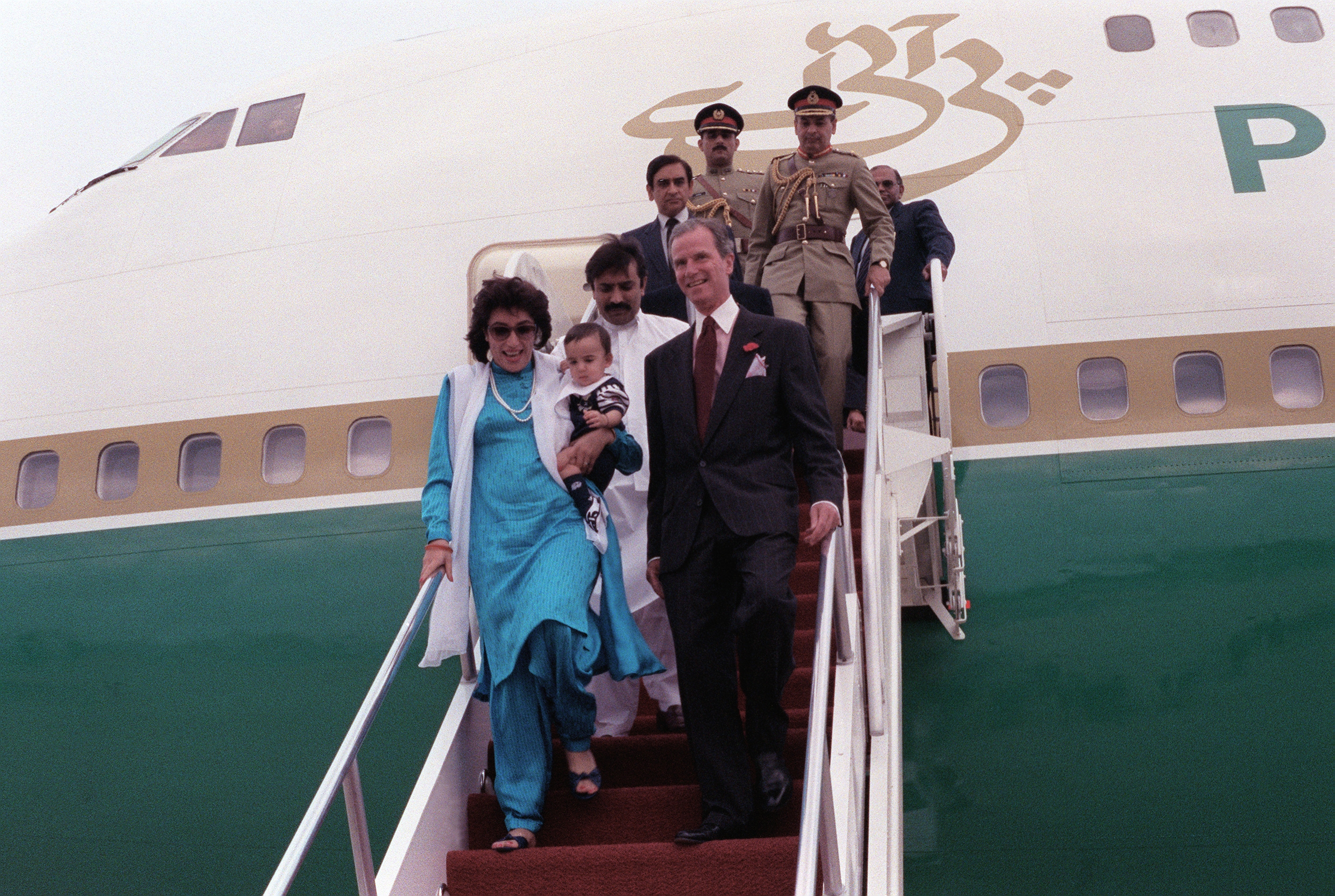 Benazir_Bhutto_US_visit_19890605.jpg