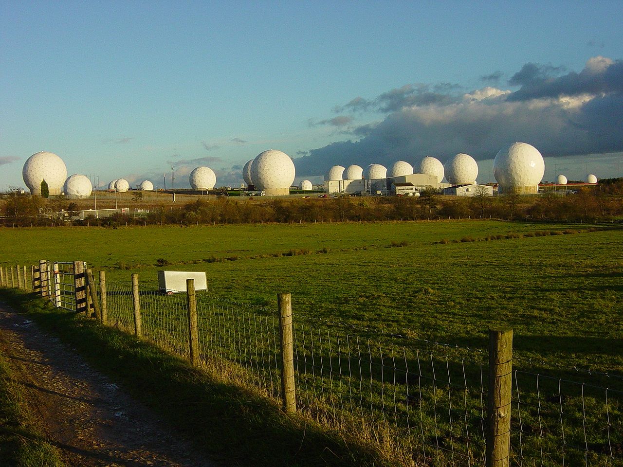 1280px-Menwith-hill-radomes.jpg