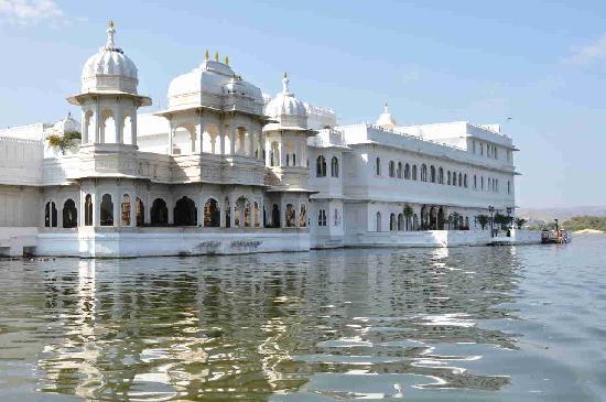 taj-lake-palace.jpg