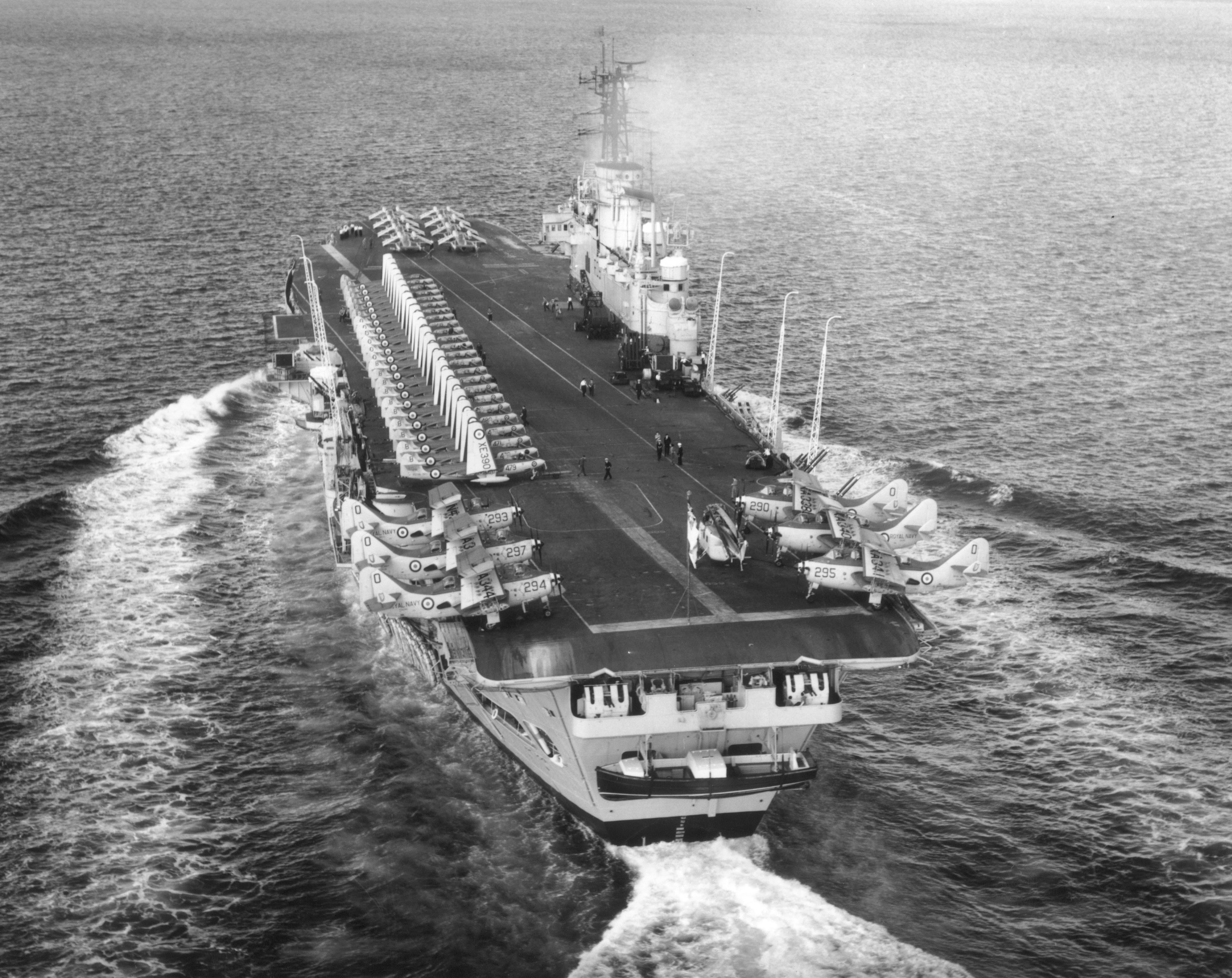 HMS_Ark_Royal_(R09)_MOD_45140150.jpg