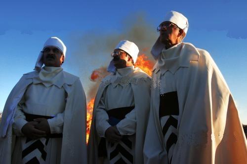 zoroastrian_priests.jpg