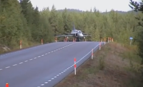 Viggen-improvised-airstrip.png