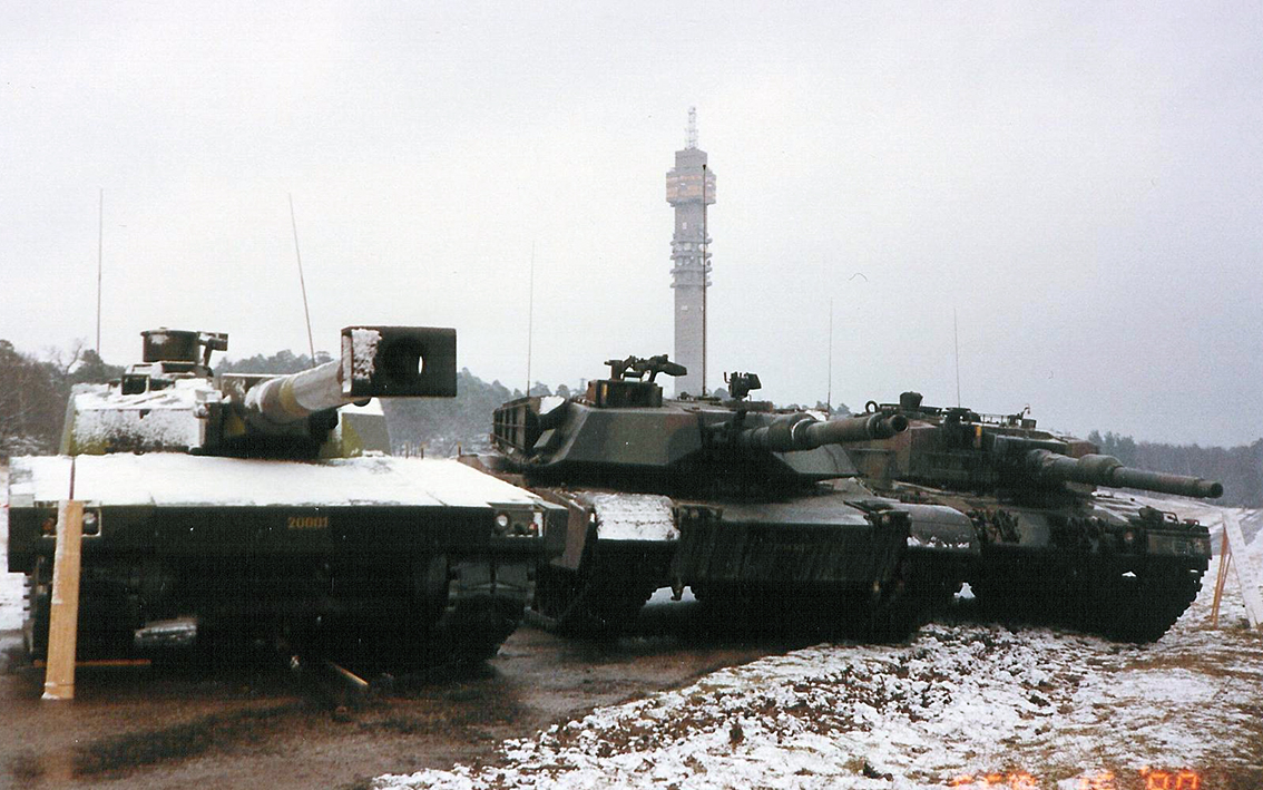 strv_2000_utl-strv.jpg