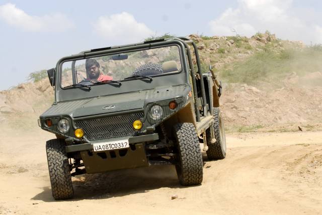 mahindra_axe_rajk_03.jpg