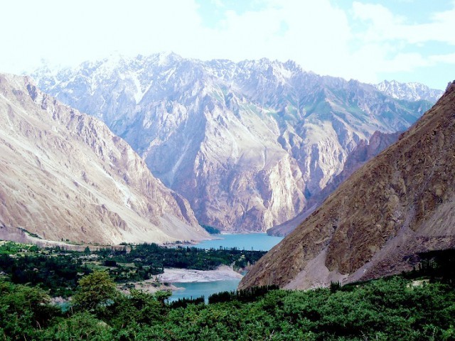 476515-AttabadLakeandShishkatvillagefromChamangul-1354885730-269-640x480.JPG