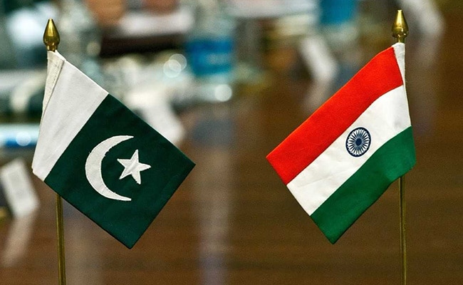 india-pakistan-flags-afp_650x400_41521105457.jpg