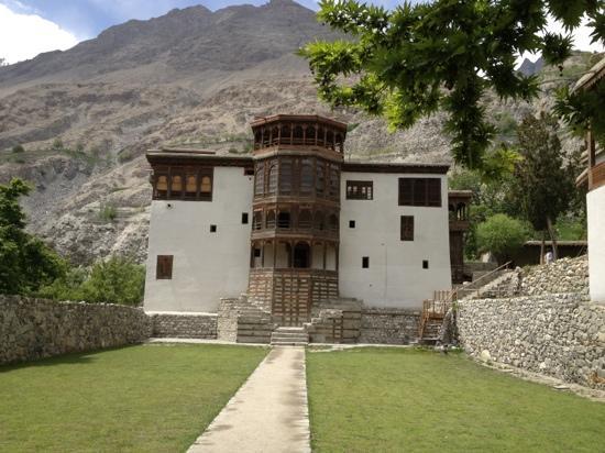 khaplu-palace.jpg