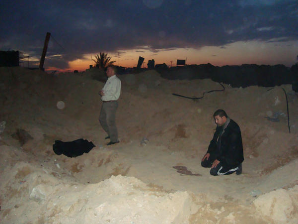 Praying_in_Gaza_by_ademmm.jpg