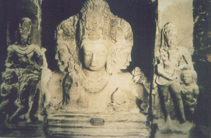 ELEPHANTA_CAVES2.jpg