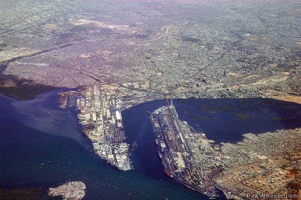 karachi_port_and_harbour_aerial_X2A_PakWheels(com).jpg