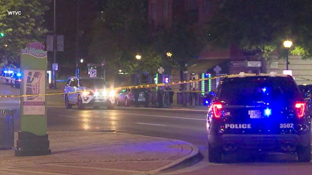 PHOTO: Police respond to the scene of a shooting incident in downtown Chattanooga, Tenn., May 28, 2022.