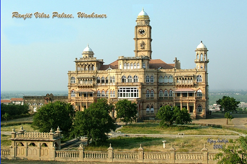 thumb800_wankaner_Ranjit_Vilas_Palace_Wankaner_Gujarat_1.jpg