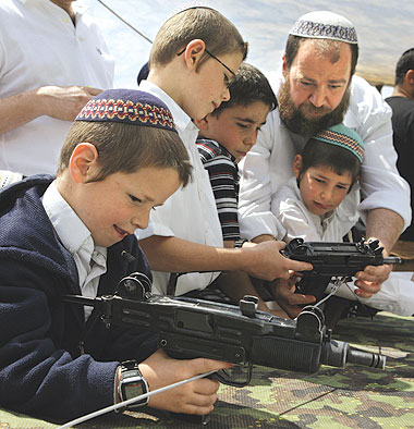 jewish-settler-kids-guns1.jpg