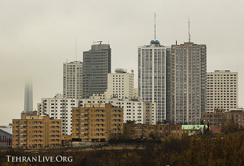 milad_tower_in_fog.jpg