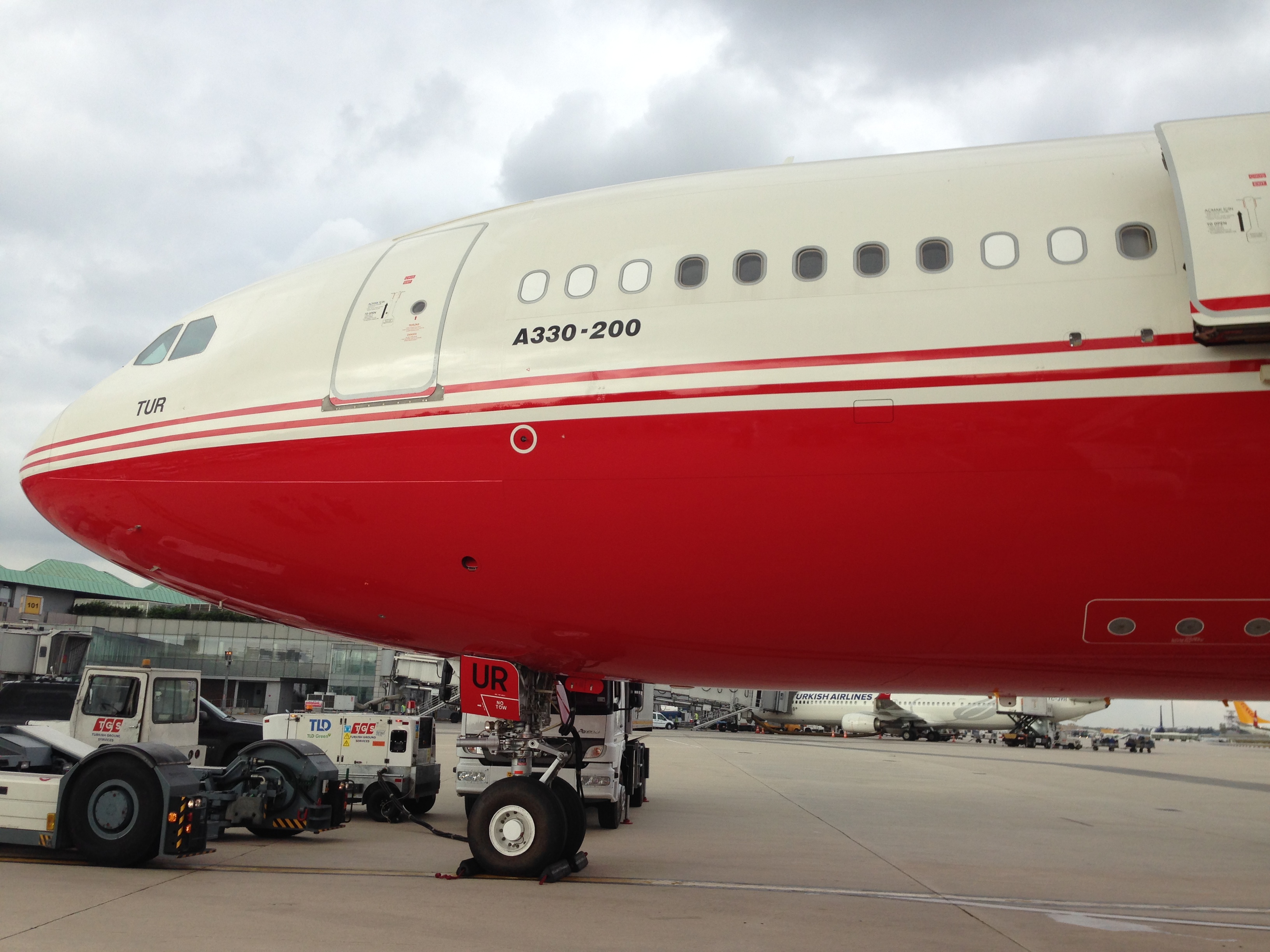 Turkish-Republic_Airbus-A330_TC-TUR_002.jpg