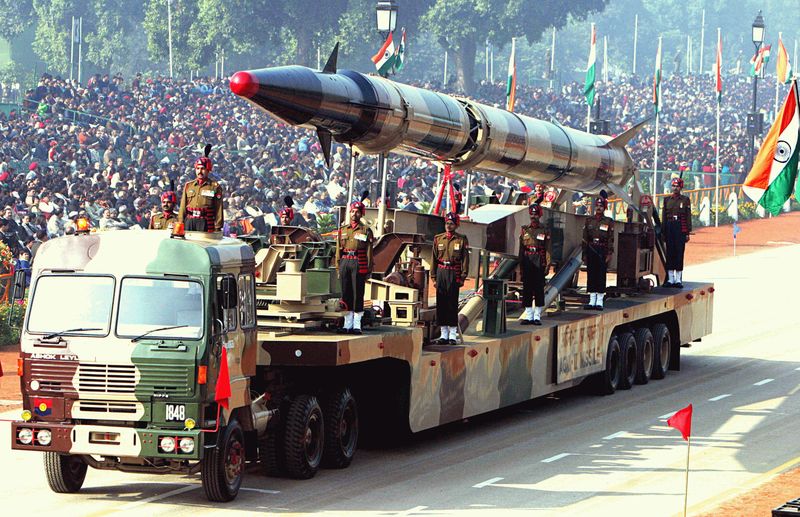 800px-agni-ii_missile_28republic_day_parade_200429.jpg