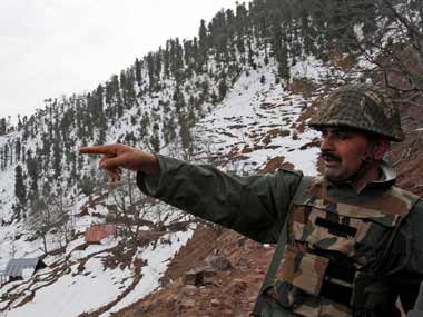 Army-jawan-LoC-PTI-Jan16.jpg