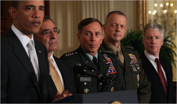 29petraeus-articleLarge.jpg