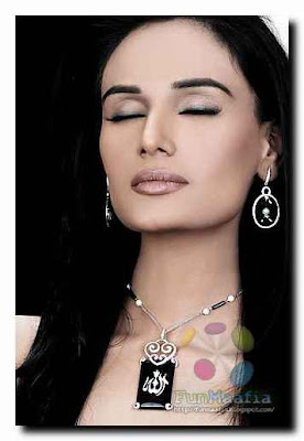 jewelryshoot_mehreen_3.jpg