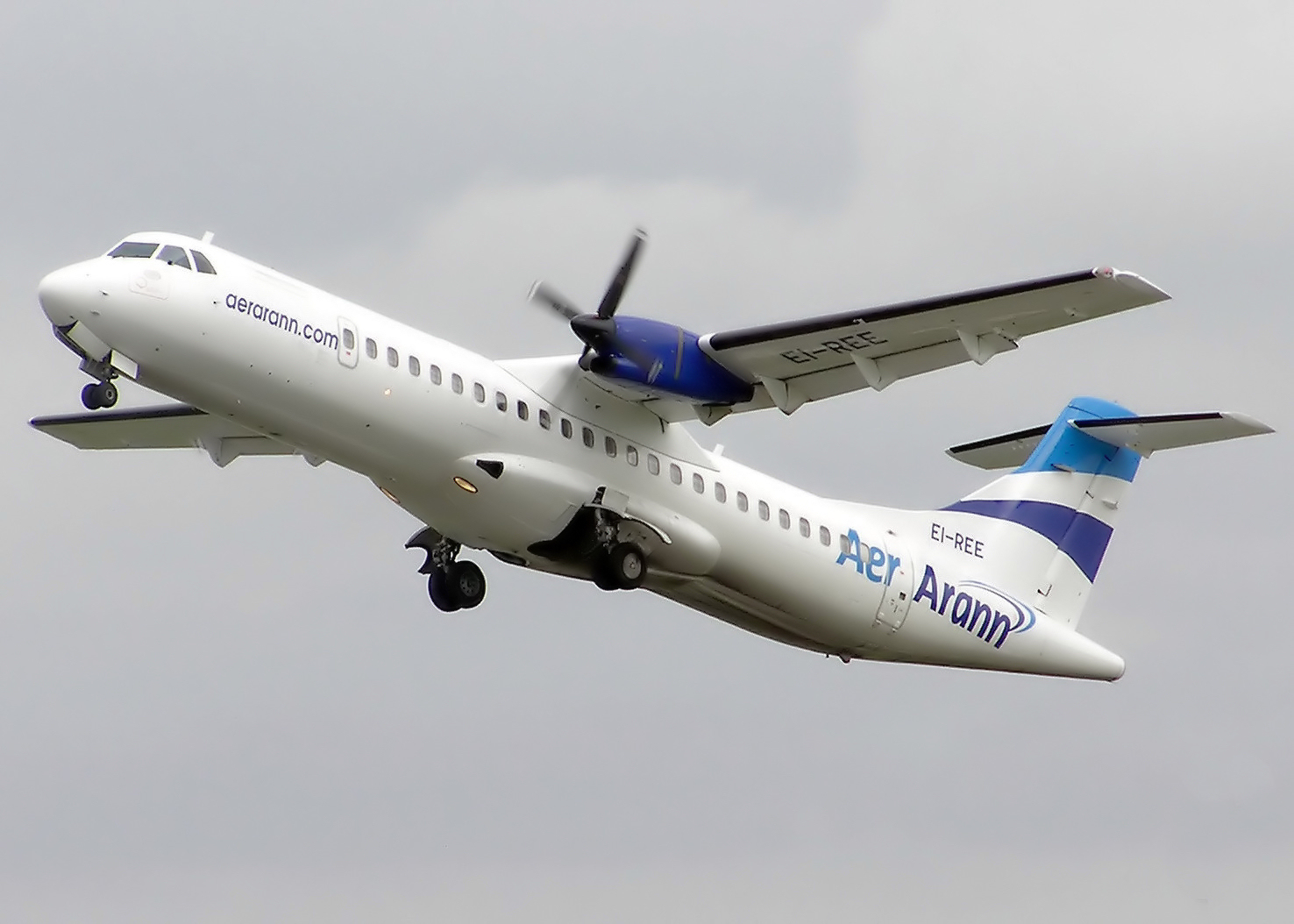 Aer_Arann_ATR-72_EI-REE_Bristol.jpg