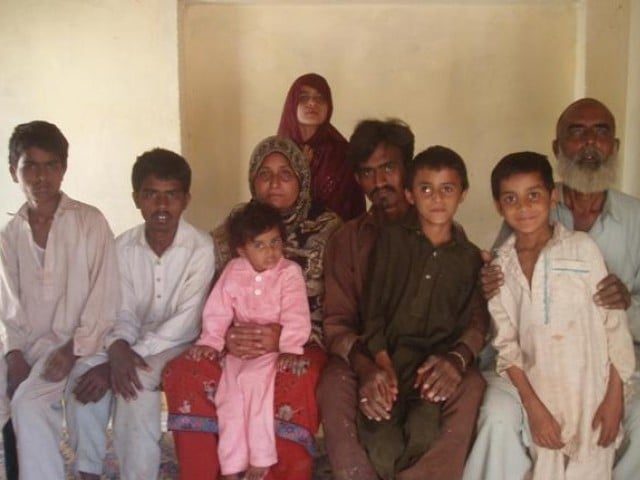 545794-Imranwithhisfamily-1367949648-990-640x480.JPG