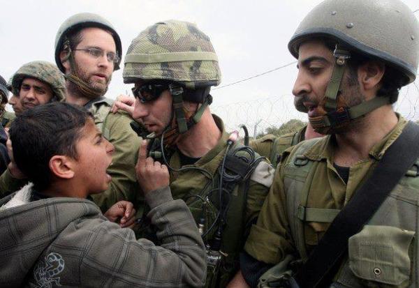 PALESTINE%2031-03-12%20PALESTINE%20CHILD%20ISRAEL%20SOLDIERS.jpg