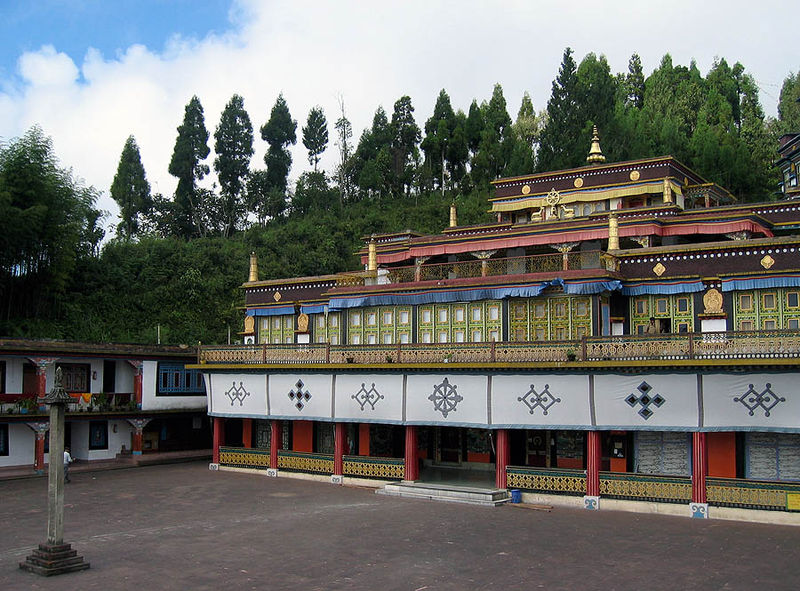 800px-Rumtek_monastery.jpg