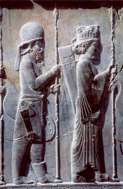 Persepolis_Apadana_noerdliche_Treppe_Detail.jpg