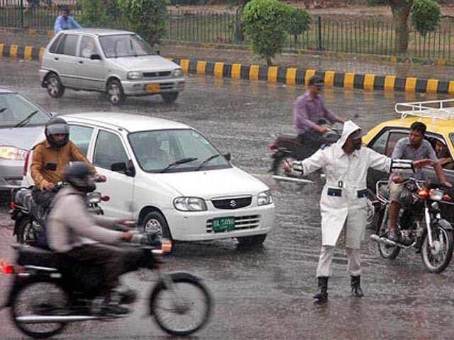 traffic-rain-karachi-640x480.jpg