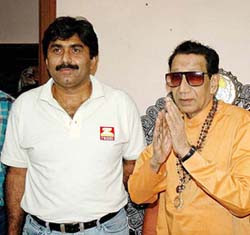 Javed+Miandad+and+Bal+Thackeray.jpg